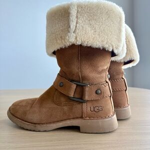 UGG WATER RESISTANT Chestnut Shearling Buckle Boots